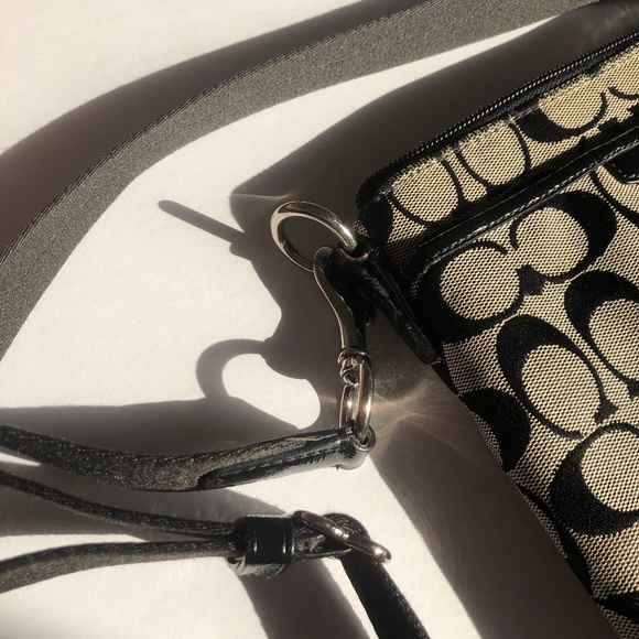 Coach ✦ monogram crossbody bag - Picture 2 of 5